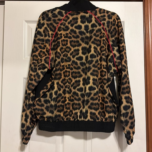 TEREZ Animal Print 1/4 Zip - Picture 4 of 10